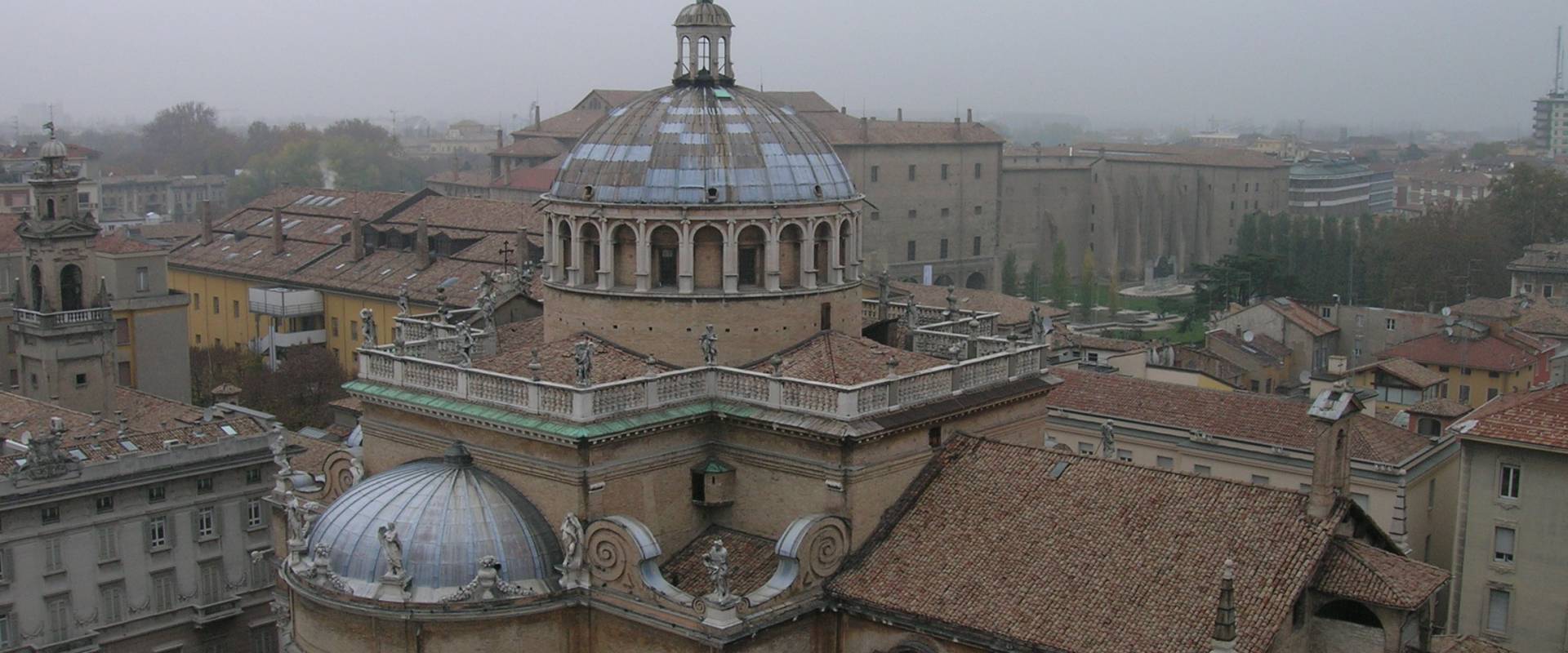 Parma, Santa Maria della Steccata vista dal palazzo del Governatore photo by Brdlgu
